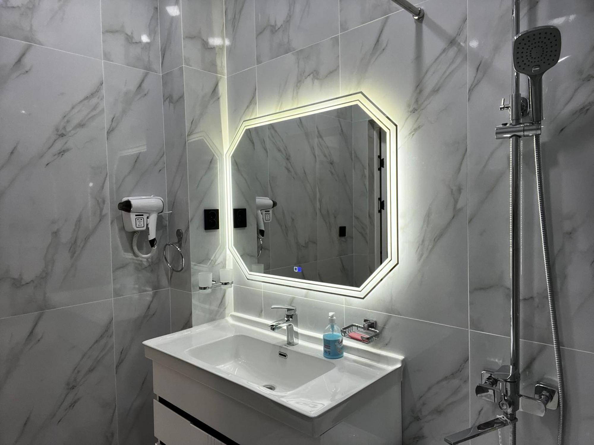 New Apartment Near The Savitsky Museum And Central Bazaar نكوص المظهر الخارجي الصورة